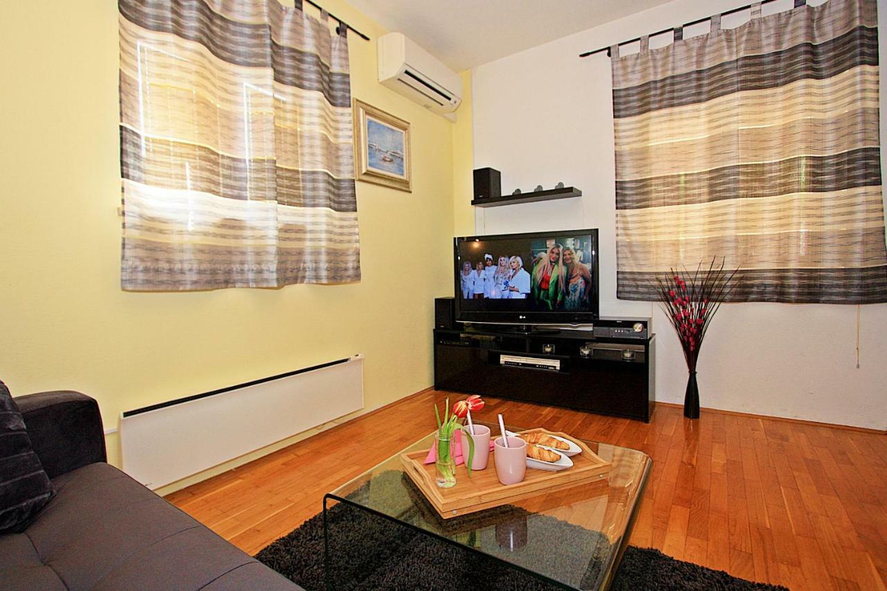 Sweet Apartment Marijana Supetar Exterior foto